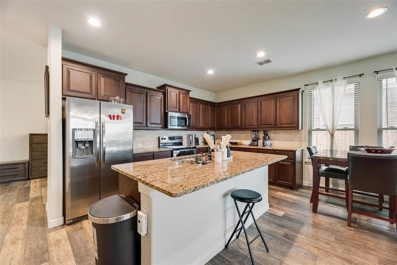 2505 Lavender Lane, Glenn Heights TX 75154 - Photo 4