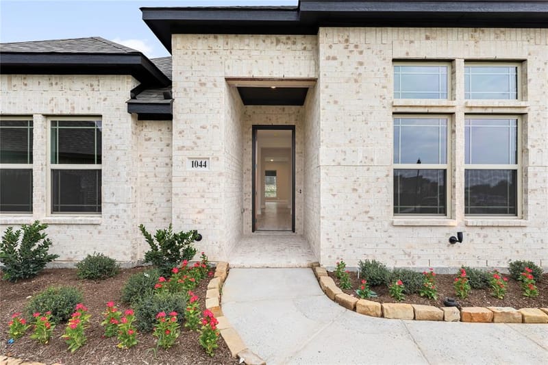 1044 Quincy Drive, Red Oak TX 75154 - Photo 4