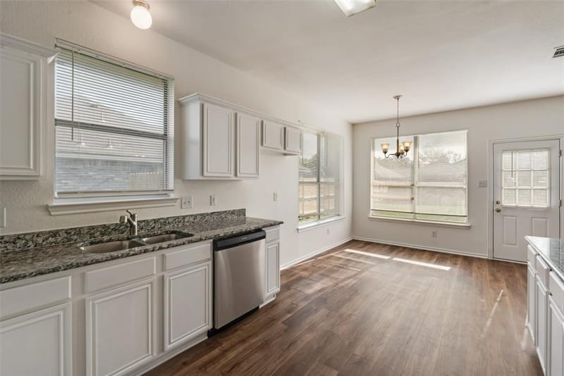 821 S Parks Drive, DeSoto TX 75115 - Photo 6