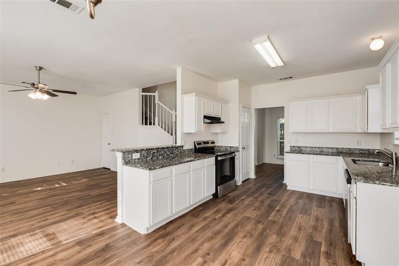 821 S Parks Drive, DeSoto TX 75115 - Photo 7