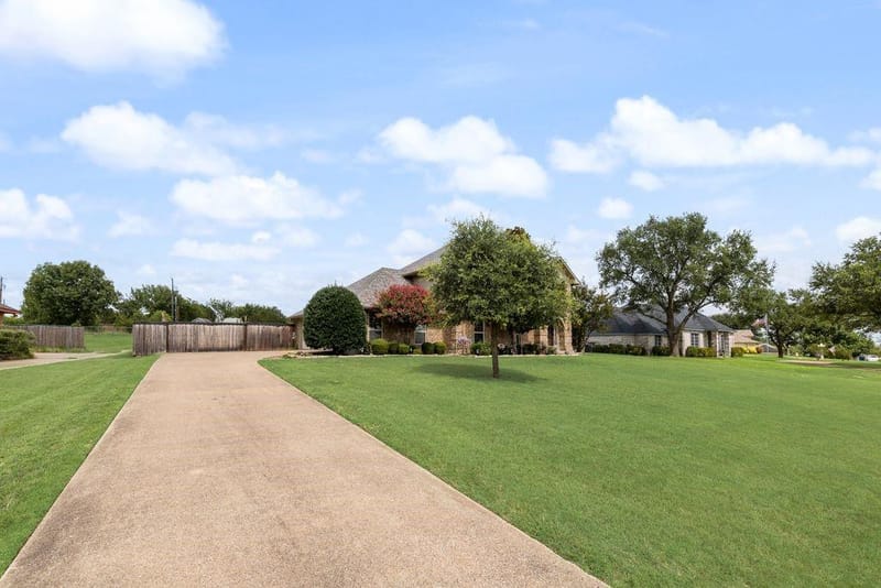 912 Summer Hill Lane, Red Oak TX 75154 - Photo 2
