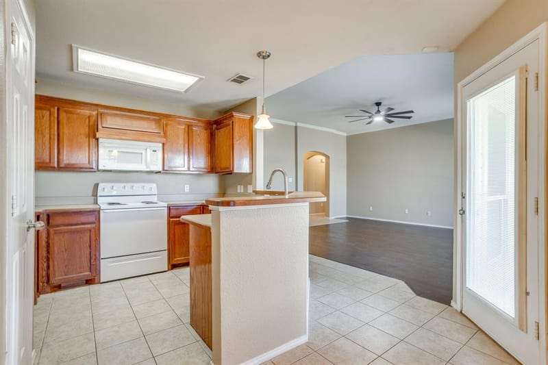 1032 Kingfish Drive, Burleson TX 76028 - Photo 12