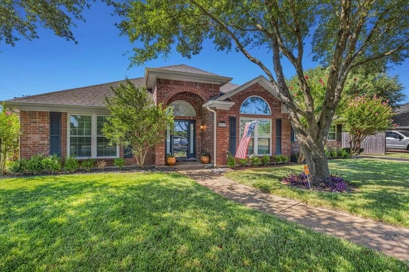 812 Country Lane Drive, Waco TX 76657