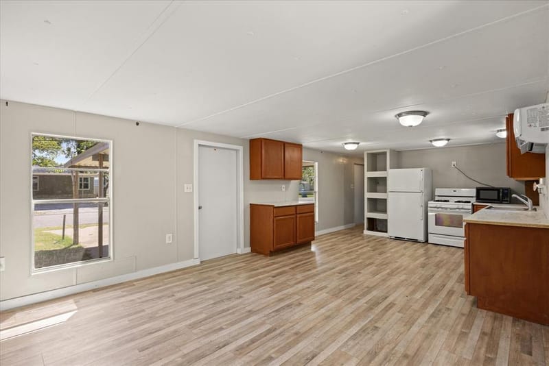 3702 Hartwood Drive, Granbury TX 76049 - Photo 7
