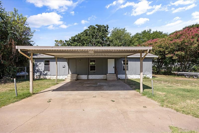 3702 Hartwood Drive, Granbury TX 76049 - Photo 3