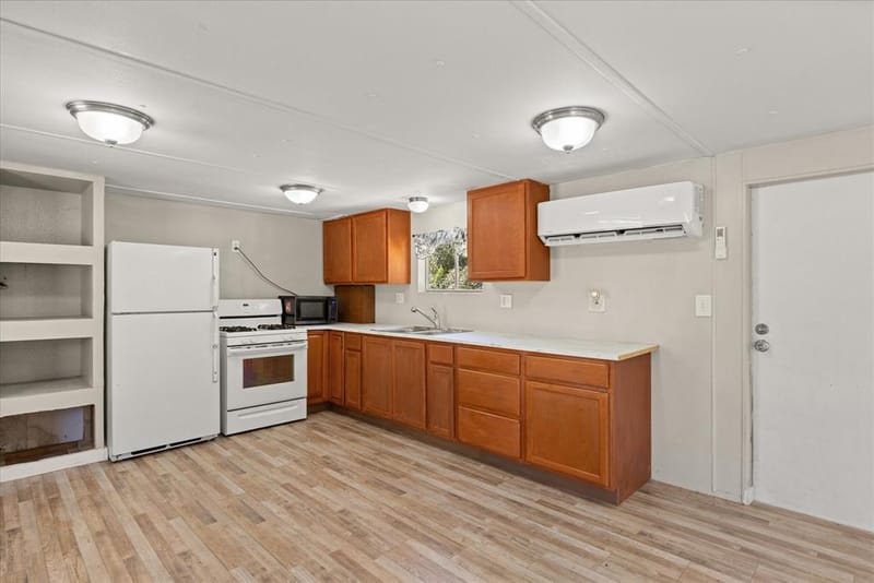 3702 Hartwood Drive, Granbury TX 76049 - Photo 8