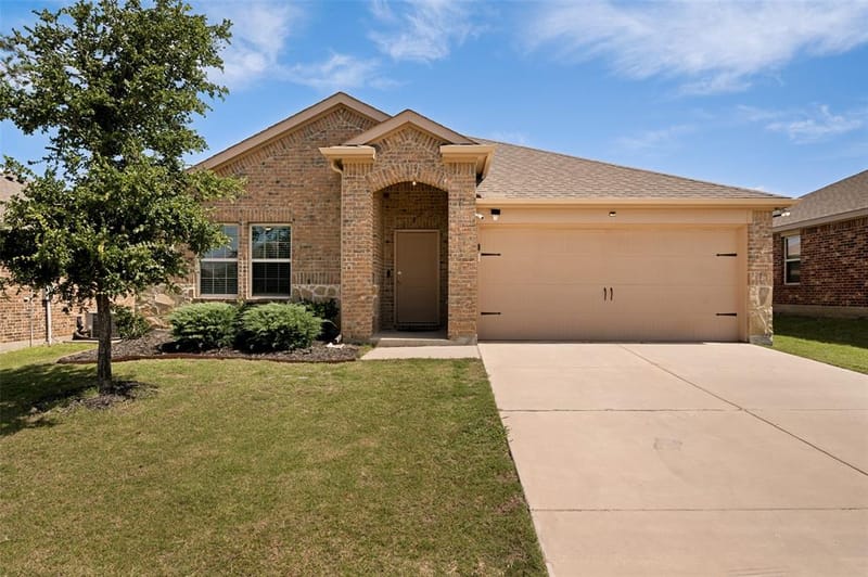 905 English Drive, Aubrey TX 76227