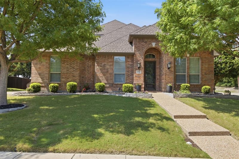 5700 Waterford Lane, McKinney TX 75071 - Photo 3