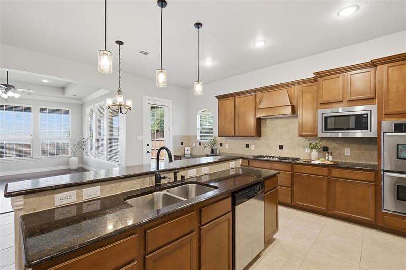 5700 Waterford Lane, McKinney TX 75071 - Photo 8