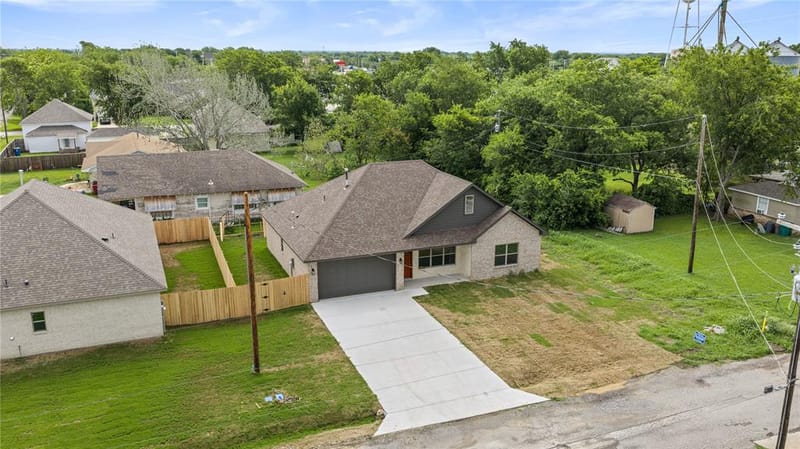 106 N Lackey Street, Tom Bean TX 75489 - Photo 27