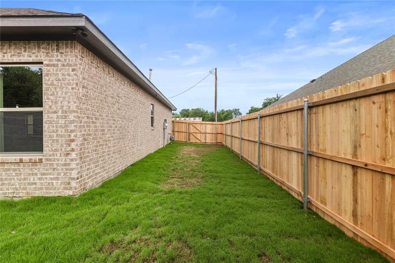 106 N Lackey Street, Tom Bean TX 75489 - Photo 24