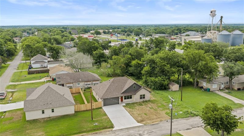 106 N Lackey Street, Tom Bean TX 75489 - Photo 30
