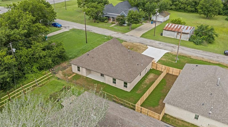106 N Lackey Street, Tom Bean TX 75489 - Photo 29