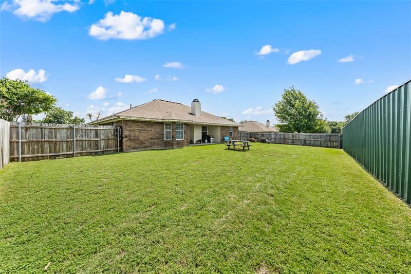 104 W Jade Drive, Hewitt TX 76643 - Photo 17