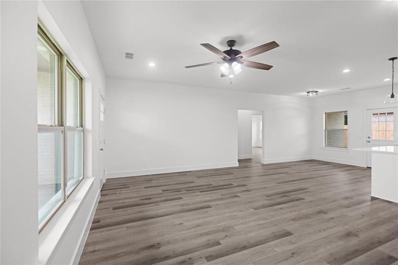 209 W Bonham Street, Tom Bean TX 75489 - Photo 6