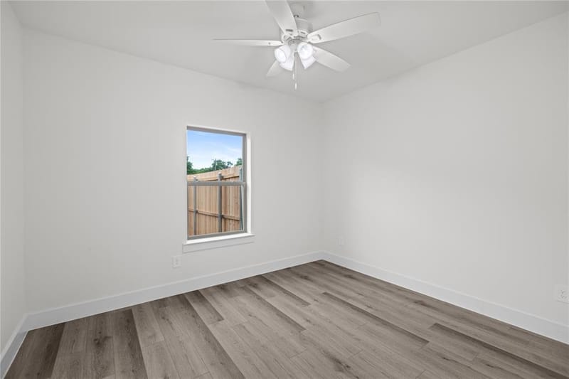 209 W Bonham Street, Tom Bean TX 75489 - Photo 17
