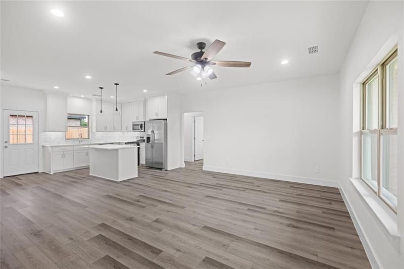 209 W Bonham Street, Tom Bean TX 75489 - Photo 5