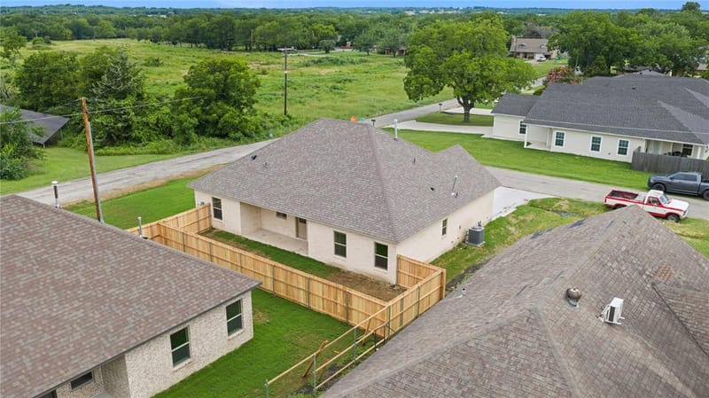 209 W Bonham Street, Tom Bean TX 75489 - Photo 30