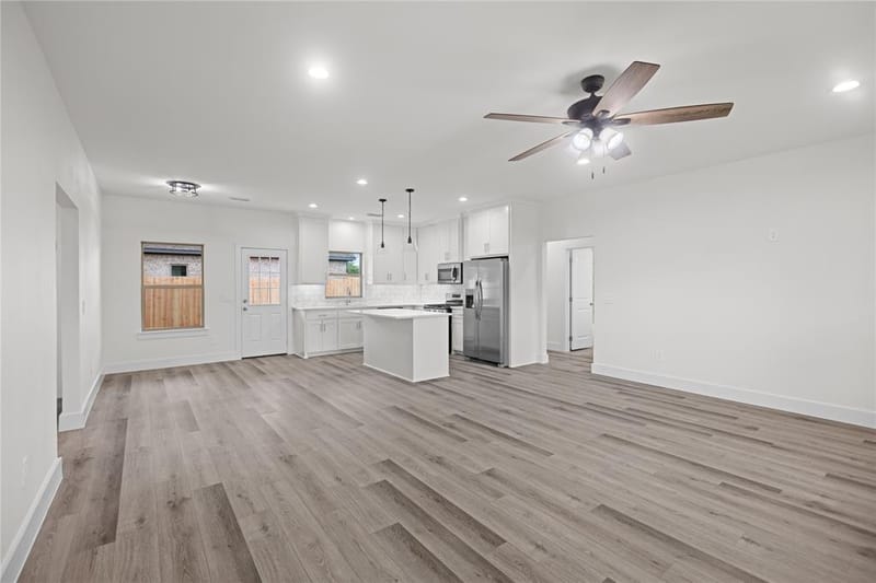 209 W Bonham Street, Tom Bean TX 75489 - Photo 4