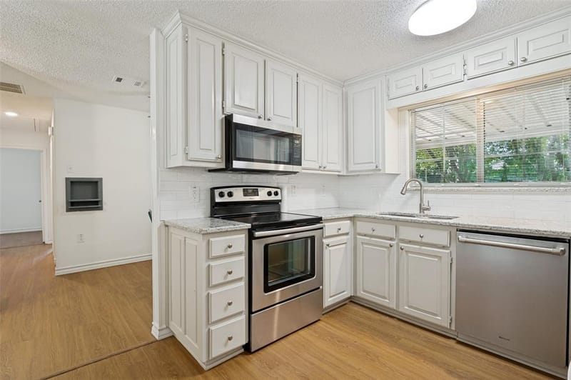 1410 Carswell Terrace, Arlington TX 76010 - Photo 9