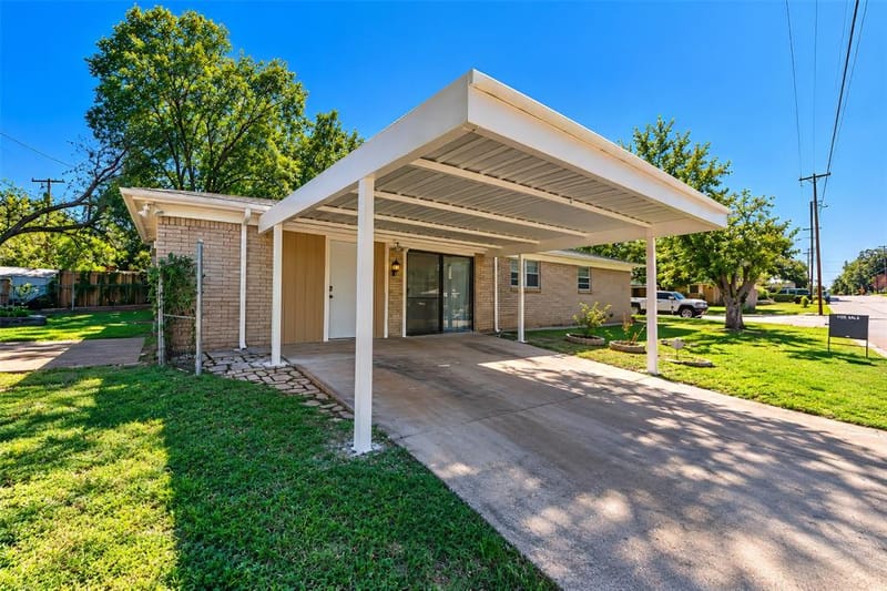 4028 Shawnee Trail, Lake Worth TX 76135 - Photo 2