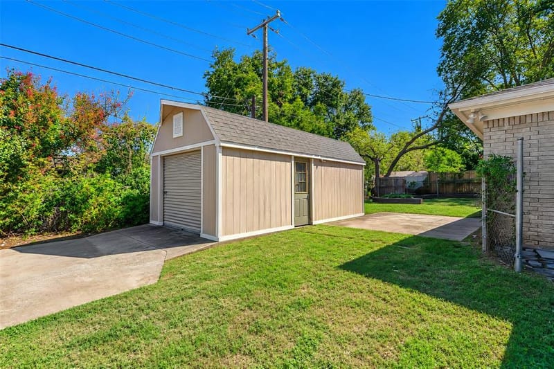 4028 Shawnee Trail, Lake Worth TX 76135 - Photo 35