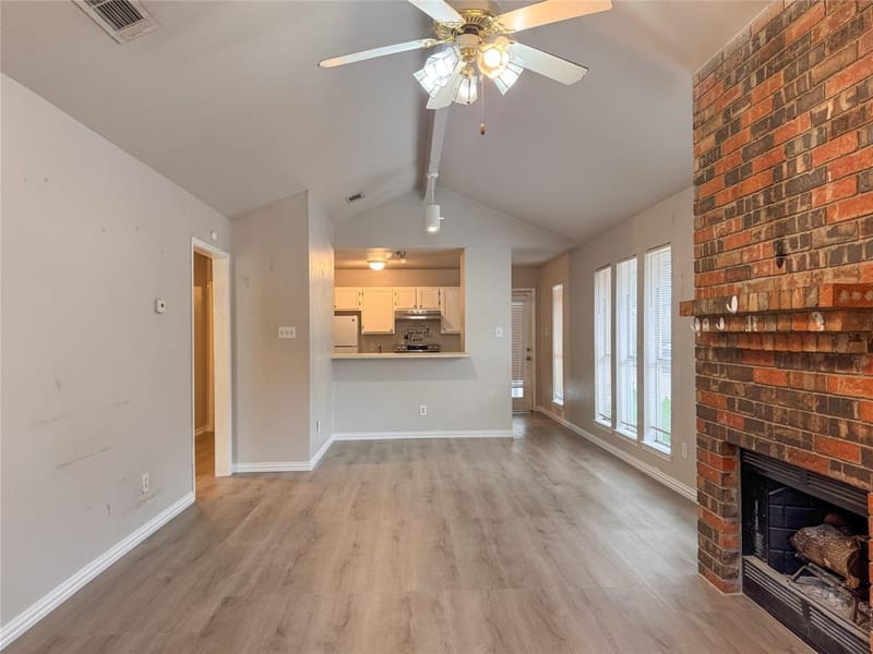 2327 Summer Place Drive, Arlington TX 76014 - Photo 7