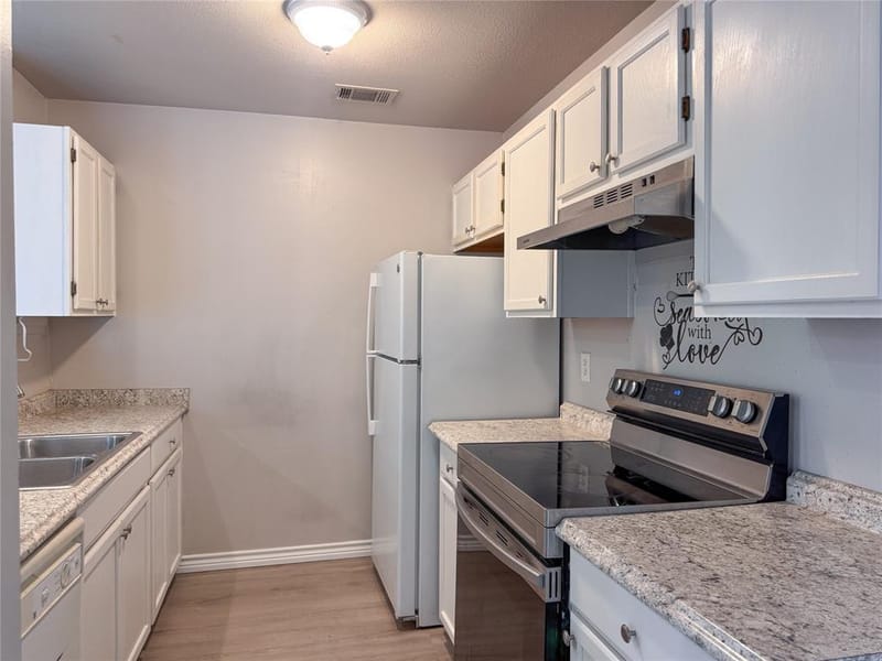 2327 Summer Place Drive, Arlington TX 76014 - Photo 10