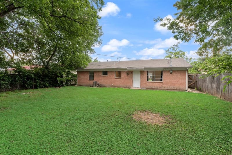 730 Cindy Lane, Grand Prairie TX 75052 - Photo 23
