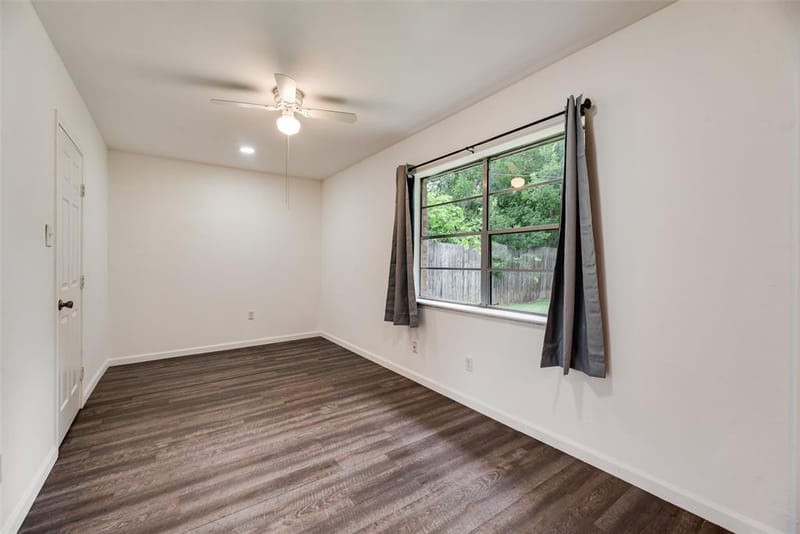 730 Cindy Lane, Grand Prairie TX 75052 - Photo 6