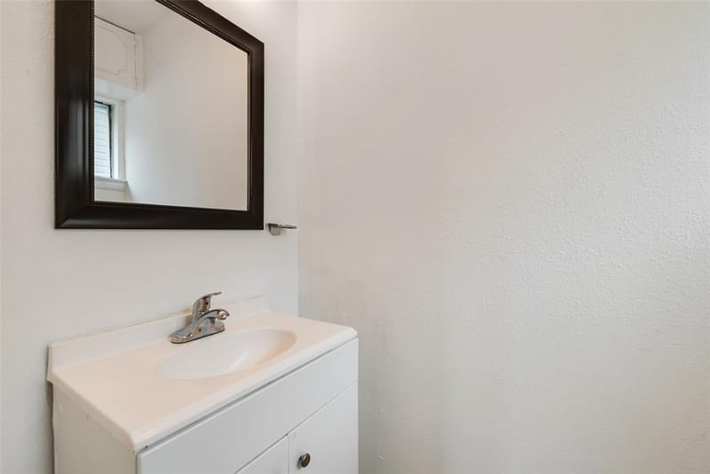 730 Cindy Lane, Grand Prairie TX 75052 - Photo 18