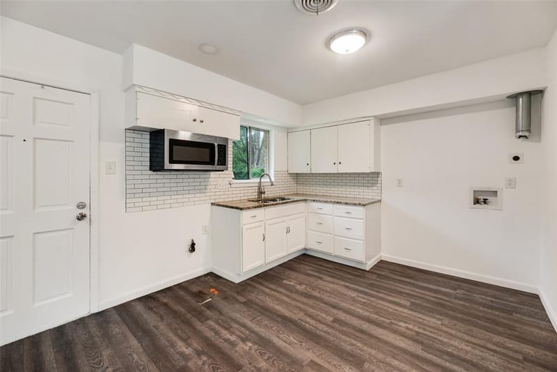 730 Cindy Lane, Grand Prairie TX 75052 - Photo 8