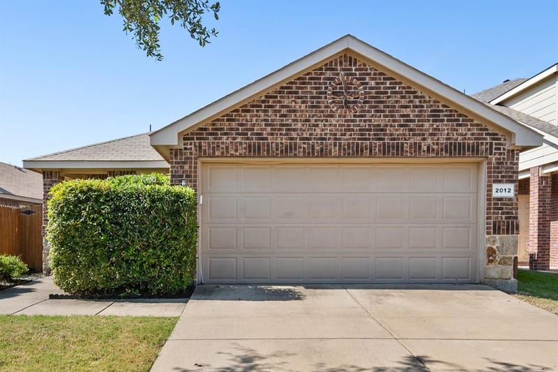 2012 Victorian Drive, Heartland TX 75126 - Photo 2