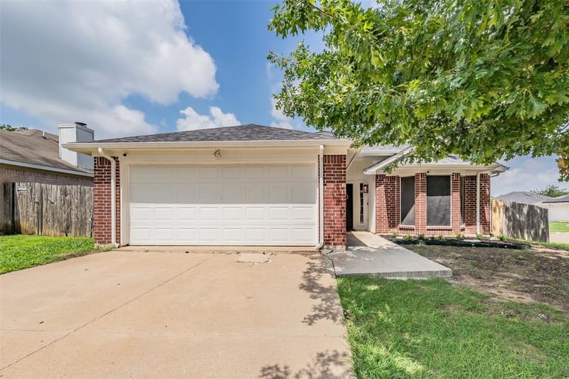 7000 Rovato Drive, Arlington TX 76001 - Photo 2