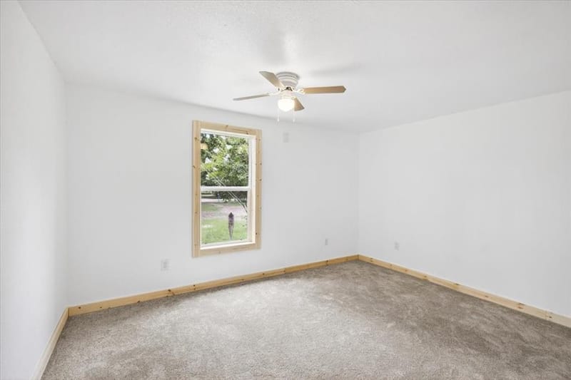 250 E Golden Oaks Drive, Mabank TX 75156 - Photo 14