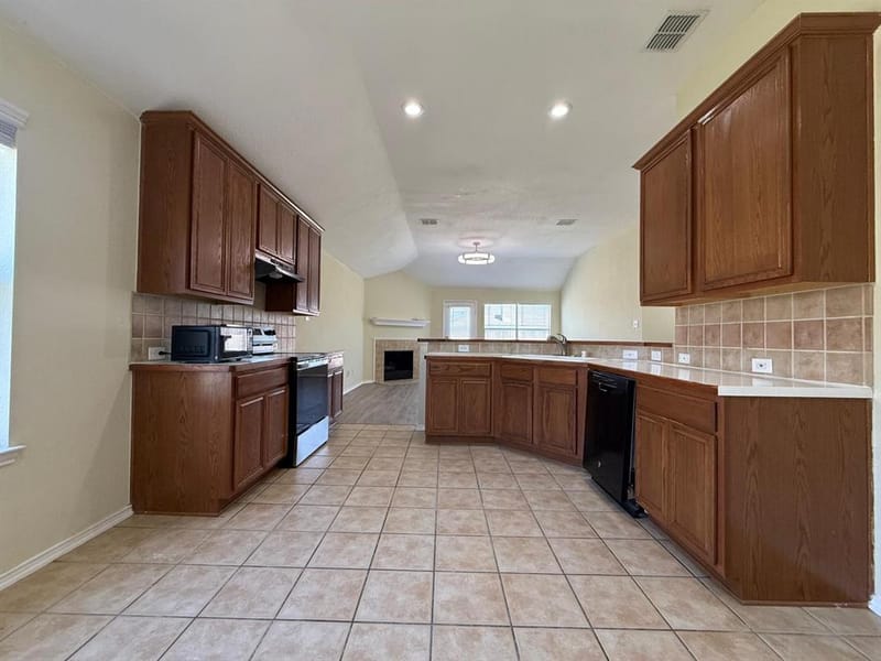 14120 Tanglebrush Trail, Fort Worth TX 76052 - Photo 7