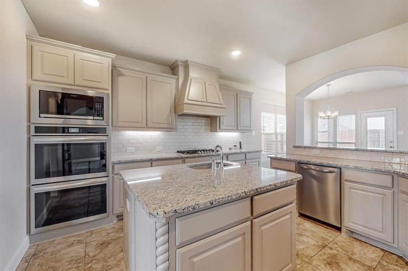 422 Crestview Drive, Midlothian TX 76065 - Photo 7