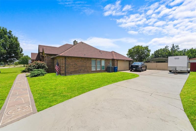 412 Kings Creek Drive, Terrell TX 75161 - Photo 3