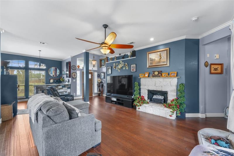 412 Kings Creek Drive, Terrell TX 75161 - Photo 8