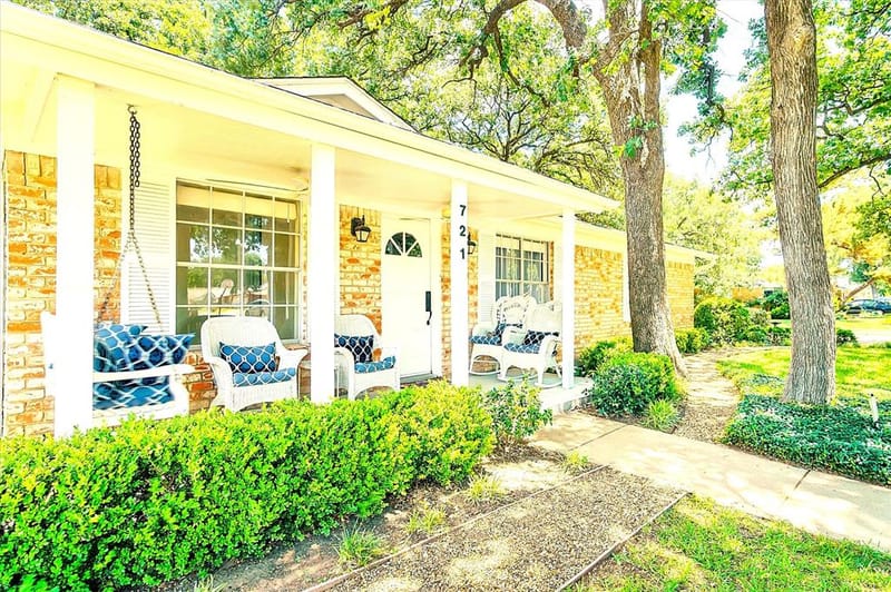 721 Fouts Drive, Irving TX 75061 - Photo 2