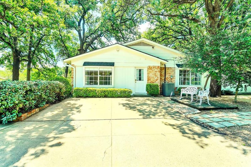 721 Fouts Drive, Irving TX 75061 - Photo 3
