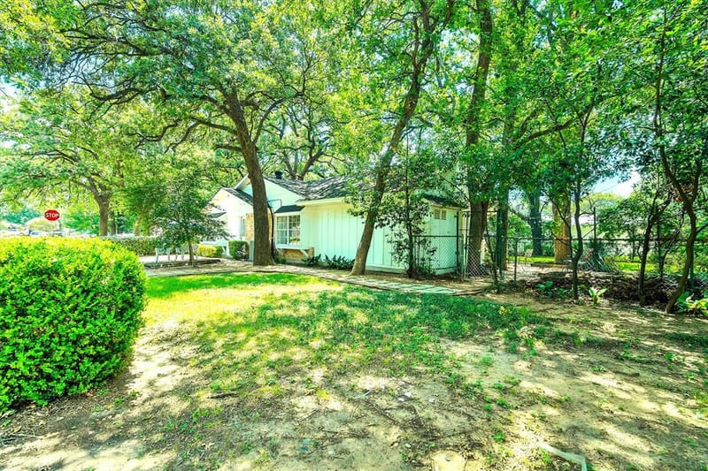 721 Fouts Drive, Irving TX 75061 - Photo 8