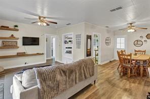 201 S Jones Street, Granbury TX 76048 - Photo 24
