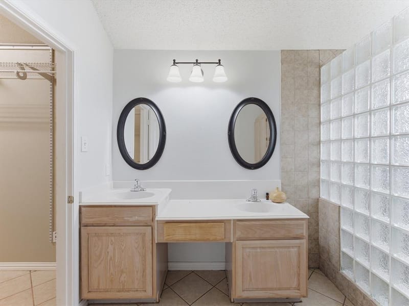 7609 Albany Lane, Arlington TX 76002 - Photo 17