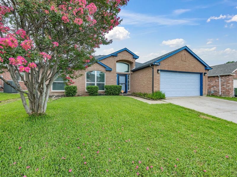 7609 Albany Lane, Arlington TX 76002 - Photo 3