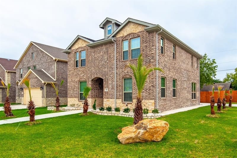 1501 Lakeview Drive, Grand Prairie TX 75051 - Photo 2