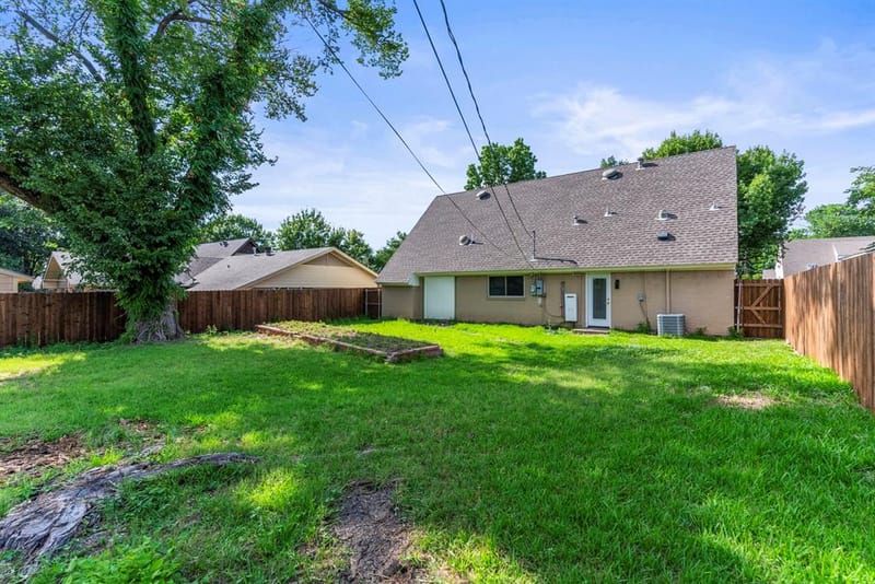 3654 Ridgebriar Drive, Dallas TX 75234 - Photo 18