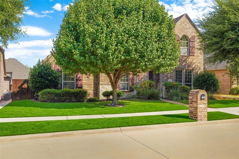 10082 Drawbridge Drive, Frisco TX 75035 - Photo 2