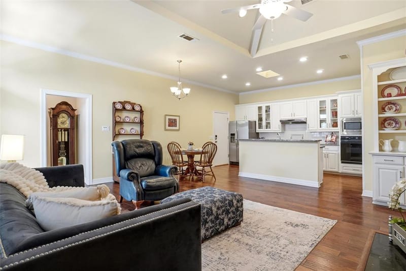 1000 Murl Drive, Irving TX 75062 - Photo 4