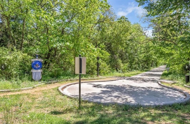 606 Queens Road, Denison TX 75020 - Photo 2